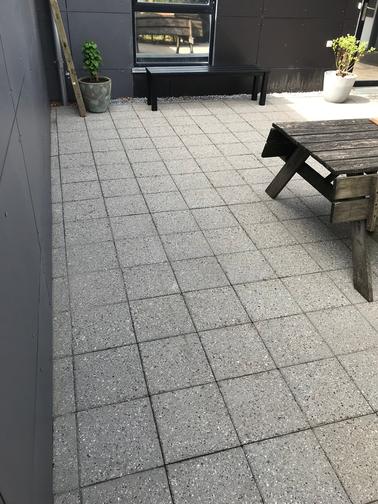 Efter: Rensning af indkørsel